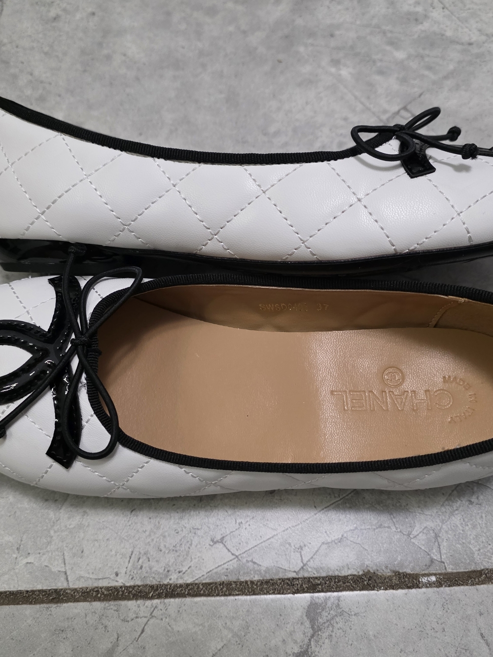 Chanel Coco Beach White Quilted Ballet Flats EU 37, No Box - Picture 10 of 10
